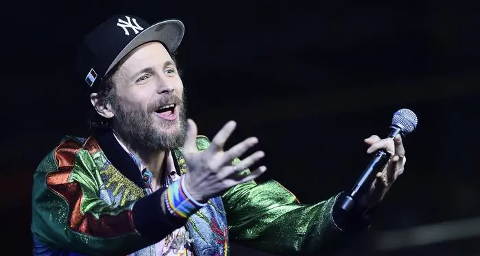 Jovanotti e il cancro: racconta alle pazienti la battaglia della figlia Teresa