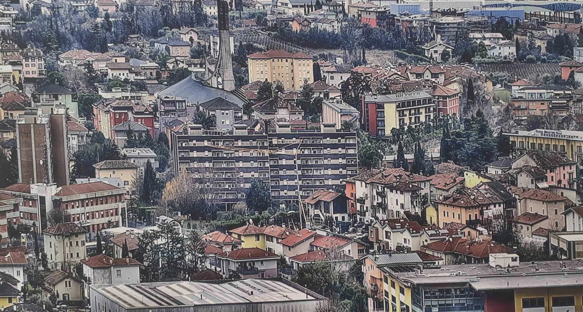 Nell’Alto Garda non c’è soltanto il bello che attira migliaia di turisti: ecco le foto che immortalano anche il “brutto”