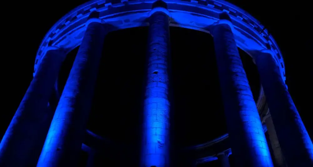 “M'illumino di meno” si spegnono il Doss Trento e i palazzi dell’università