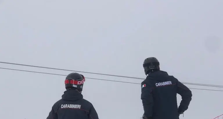 Scendevano su una pista chiusa a Folgarida, multati 9 sciatori