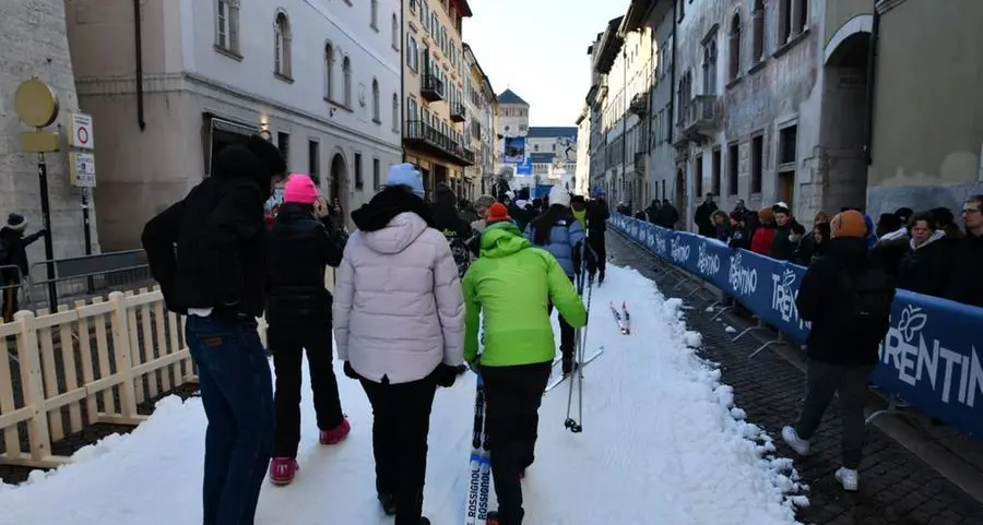 Finta pista da sci a Trento per la Marcialonga, Extinction Rebellion scende in piazza