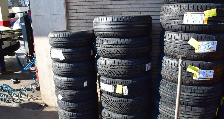 Scatta oggi l’obbligo di gomme invernali a bordo