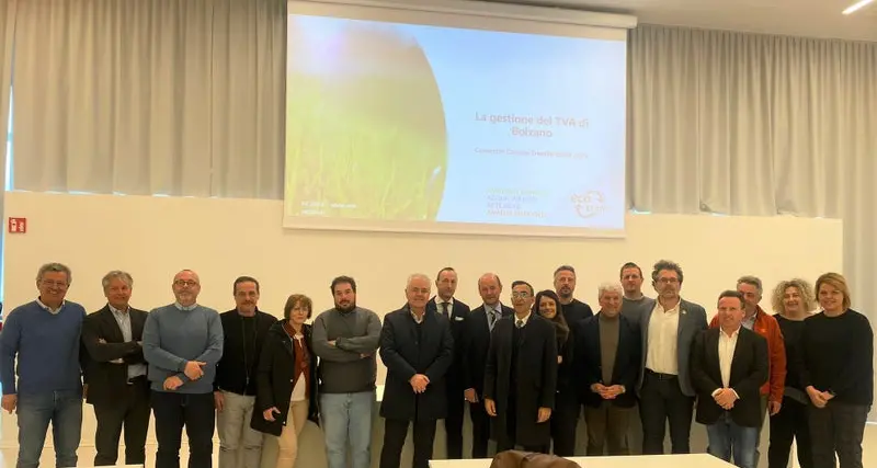 Delegazione del Consorzio dei comuni trentini visita il termovalorizzatore di Bolzano: interesse per il modello altoatesino