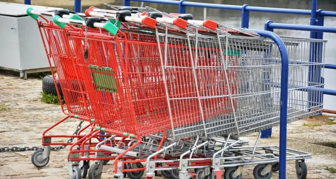 Orari e aperture dei negozi: dalla Commissione dei 12 il via libera alla “provincializzazione”