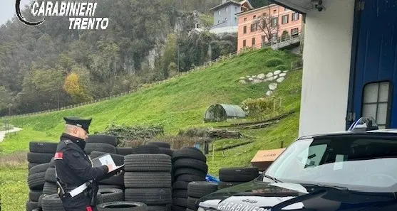 Pieve di Bono: ha 80 pneumatici nel furgone, denunciato per furto aggravato