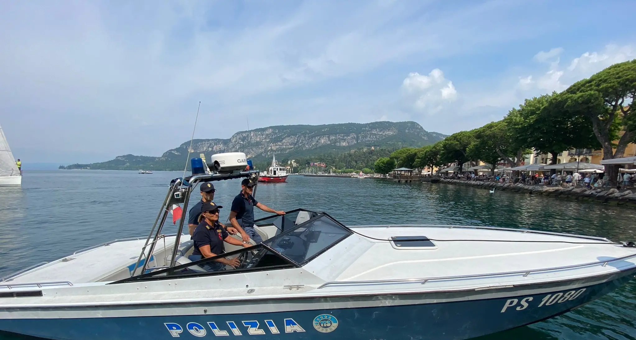 Lago di Garda: alla guida della moto d’acqua a 13 anni: multa da oltre 3.600 euro