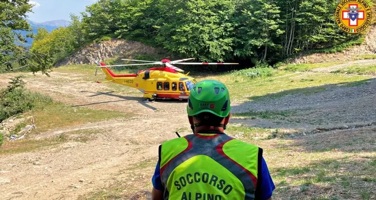 Padova: donna cade sul sentiero, tre soccorritori trentini aiutano lei e il figlio non vedente