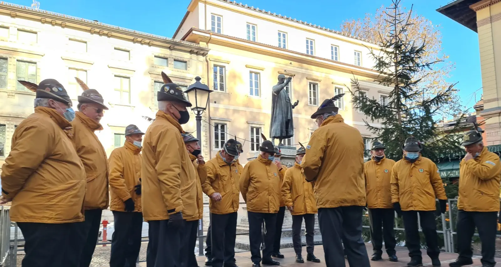 Alpini, concerto di Natale in piazza Vittoria a Trento