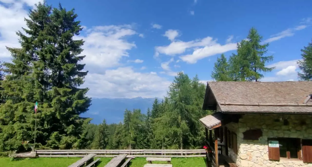 Un italiano su 4 torna a viaggiare a Pasqua: gli agritur trentini tra le mete top