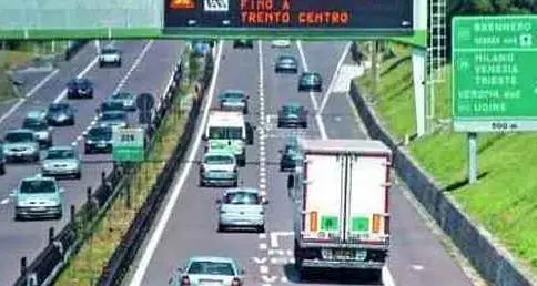 Maxi tamponamento sull’A22. E domani traffico da bollino nero
