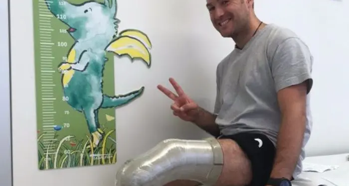 Jacopo, quel maledetto incidente e la vita stravolta: una raccolta fondi per acquistargli una protesi da triathlon