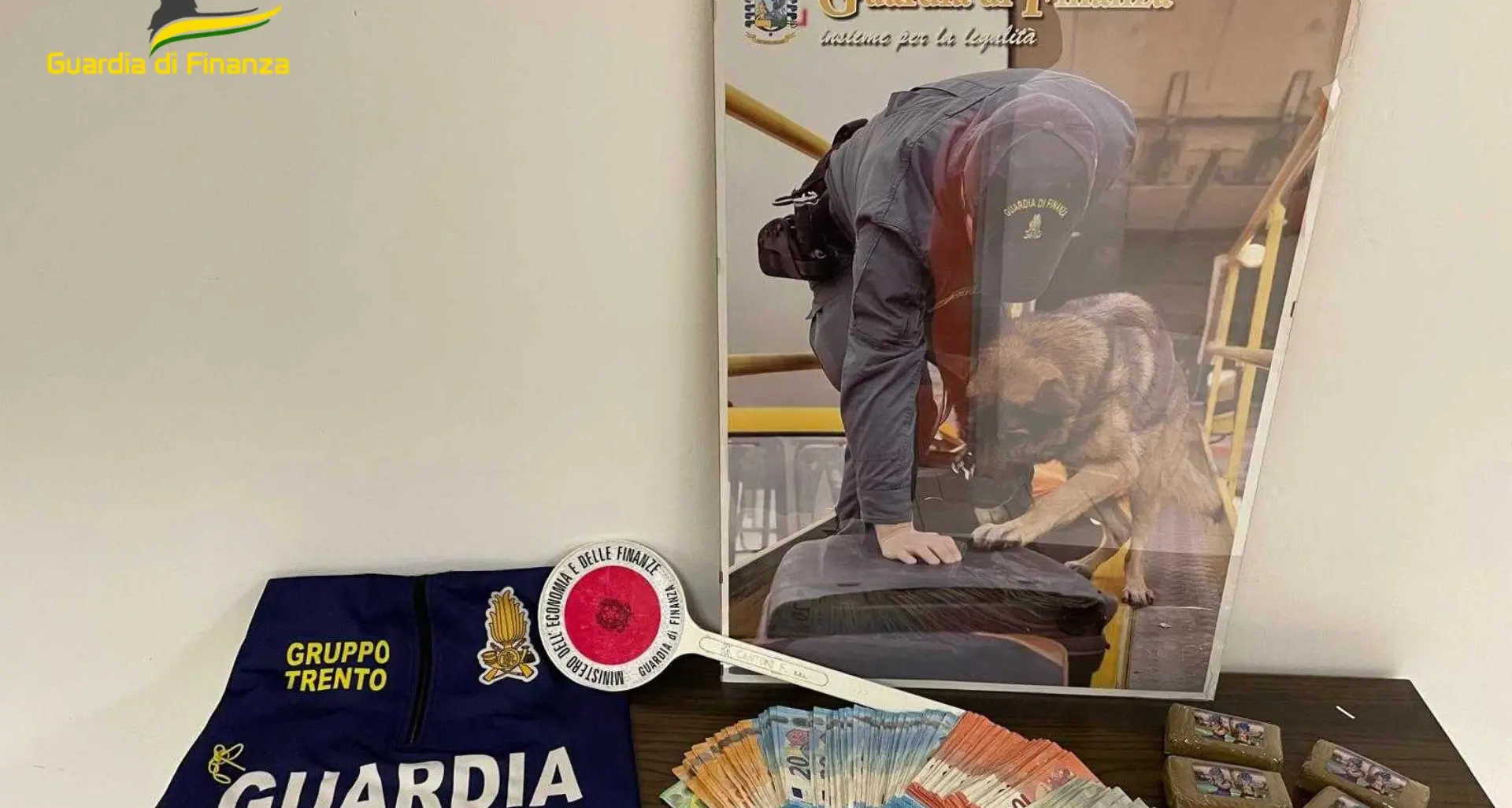 Trento, la Finanza trova una “casa della droga” in Bolghera