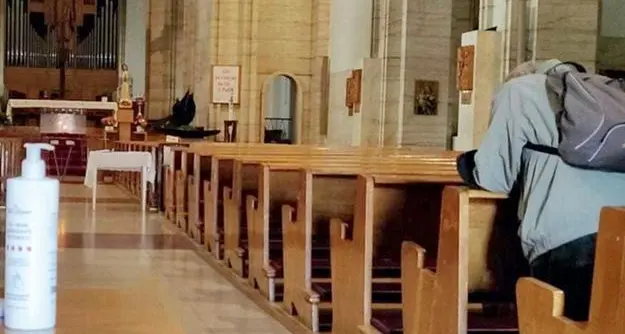 A messa si torna seduti vicini: fine delle restrizioni anche per la diocesi di Trento