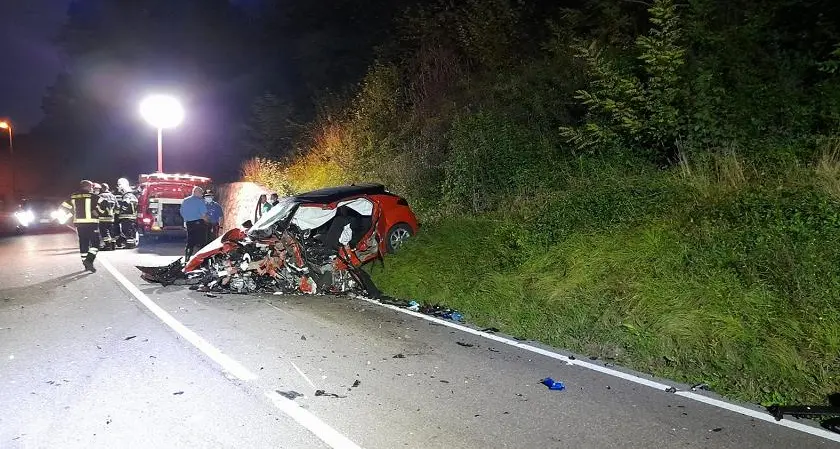 Tremendo frontale a Ton: muore una ragazza di 22 anni