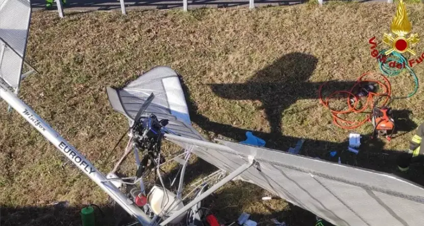 Aereo ultraleggero precipita vicino alla Valdastico: gravissimo il pilota