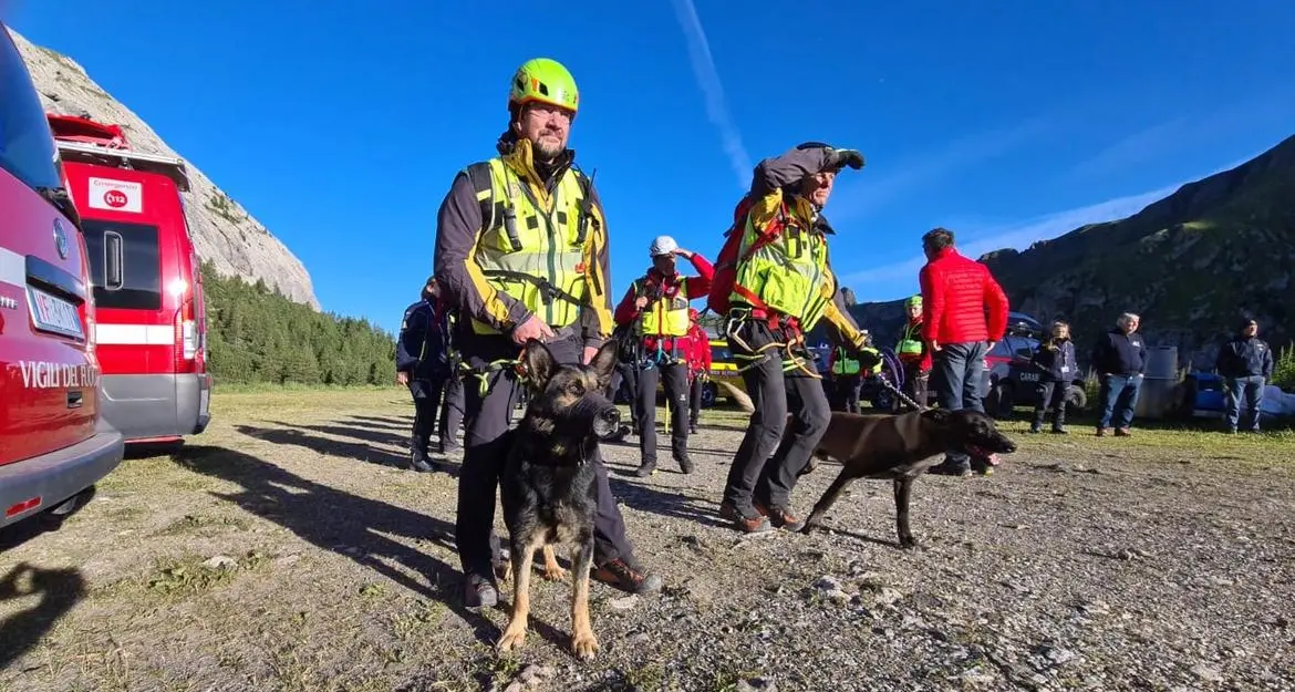 Marmolada, soccorritori di nuovo in quota: si cerca l’ultimo scomparso