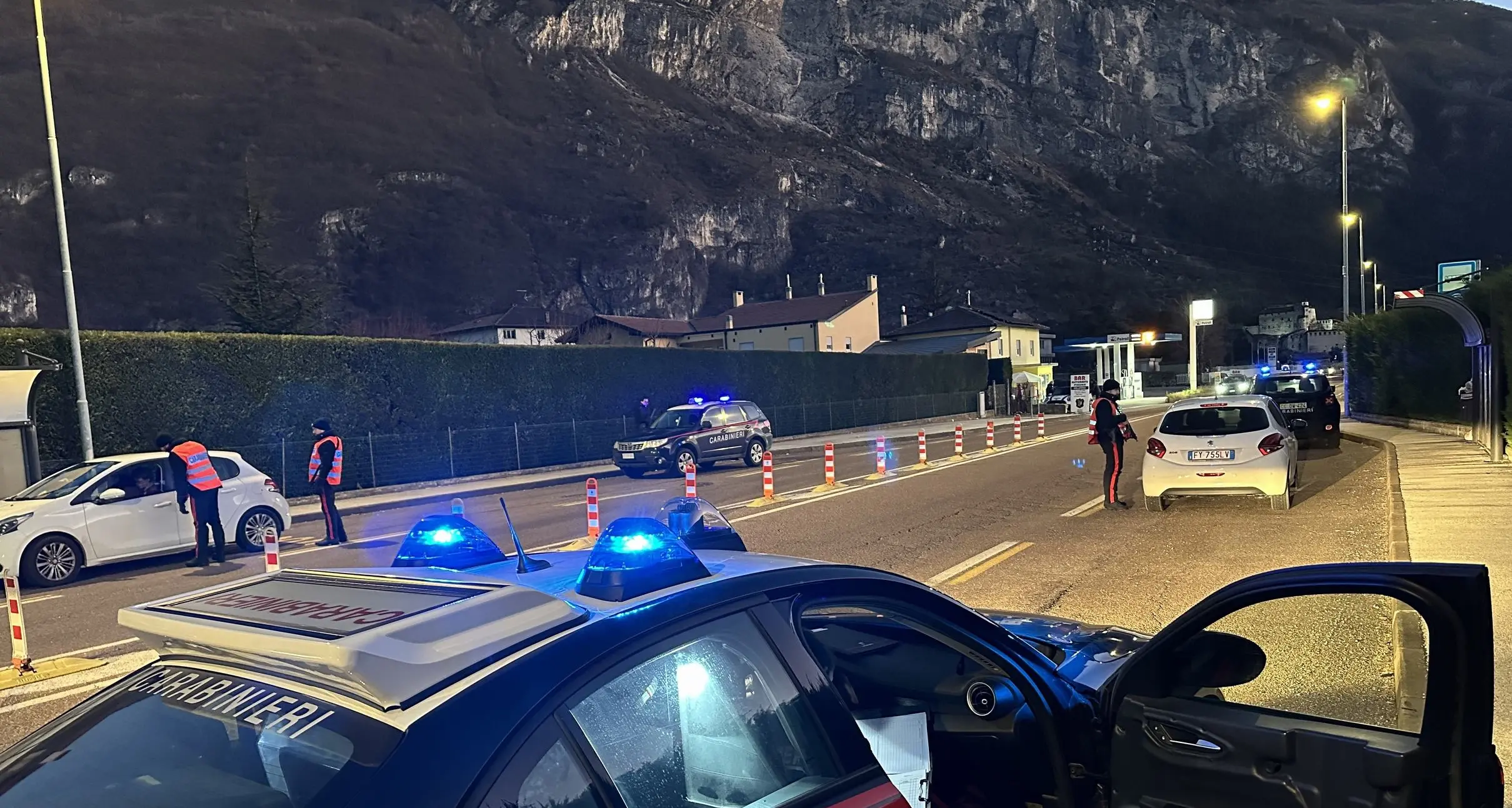 Posti di blocco per gli sciatori a Folgaria e Lavarone: ritirate cinque patenti