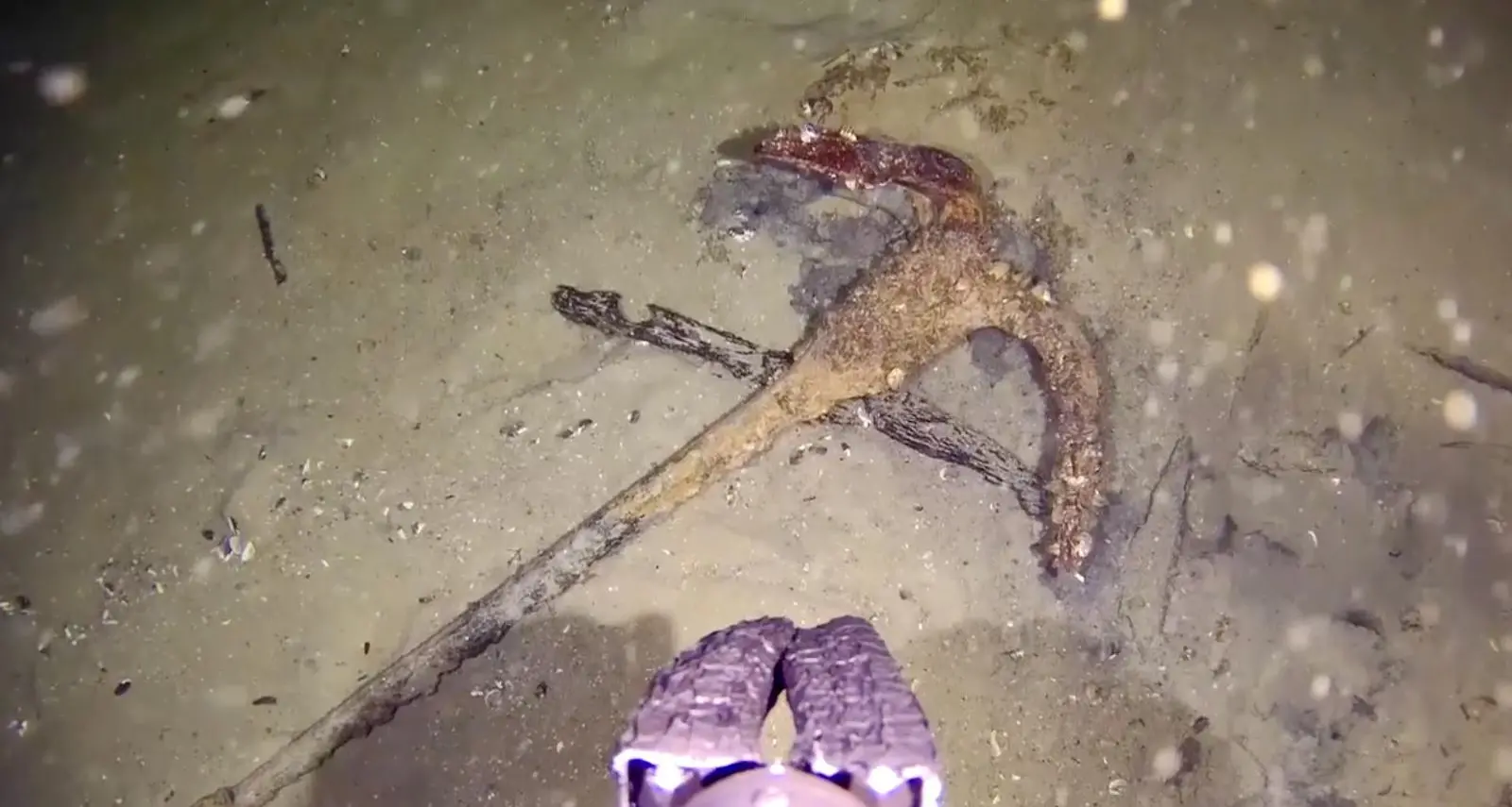 Un relitto del Medioevo trovato negli abissi del lago di Garda