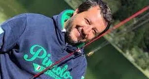 Salvini a Pinzolo: basta sbarchi di chi non scappa dalle guerre, Lamorgese difenda i confini