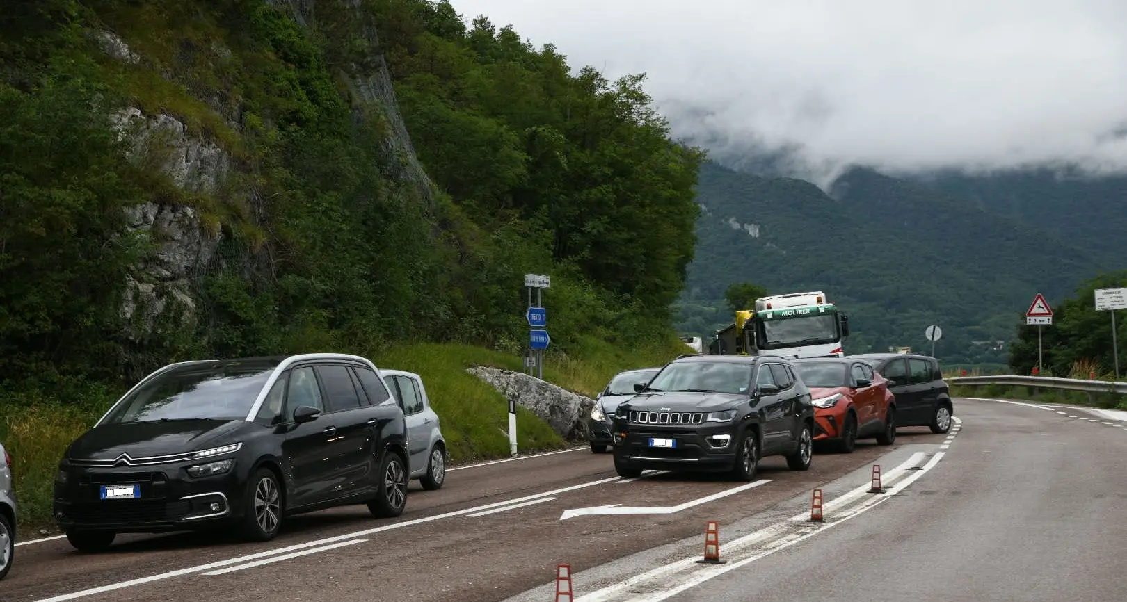 Strada dei Crozi chiusa per pioggia, Zeni chiede lumi: «Perché succede a ogni temporale?»