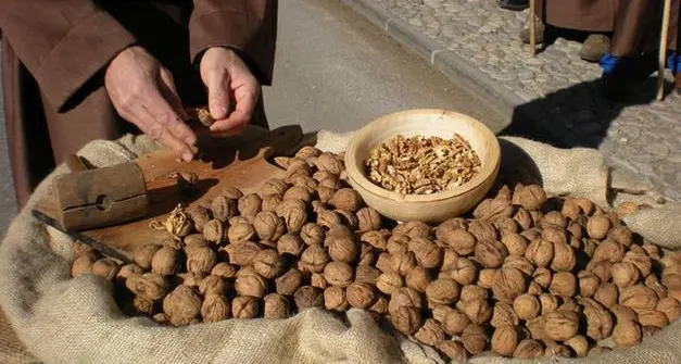 Festa della Noce del Bleggio: prende il via oggi, venerdì 10 novembre, la decima edizione