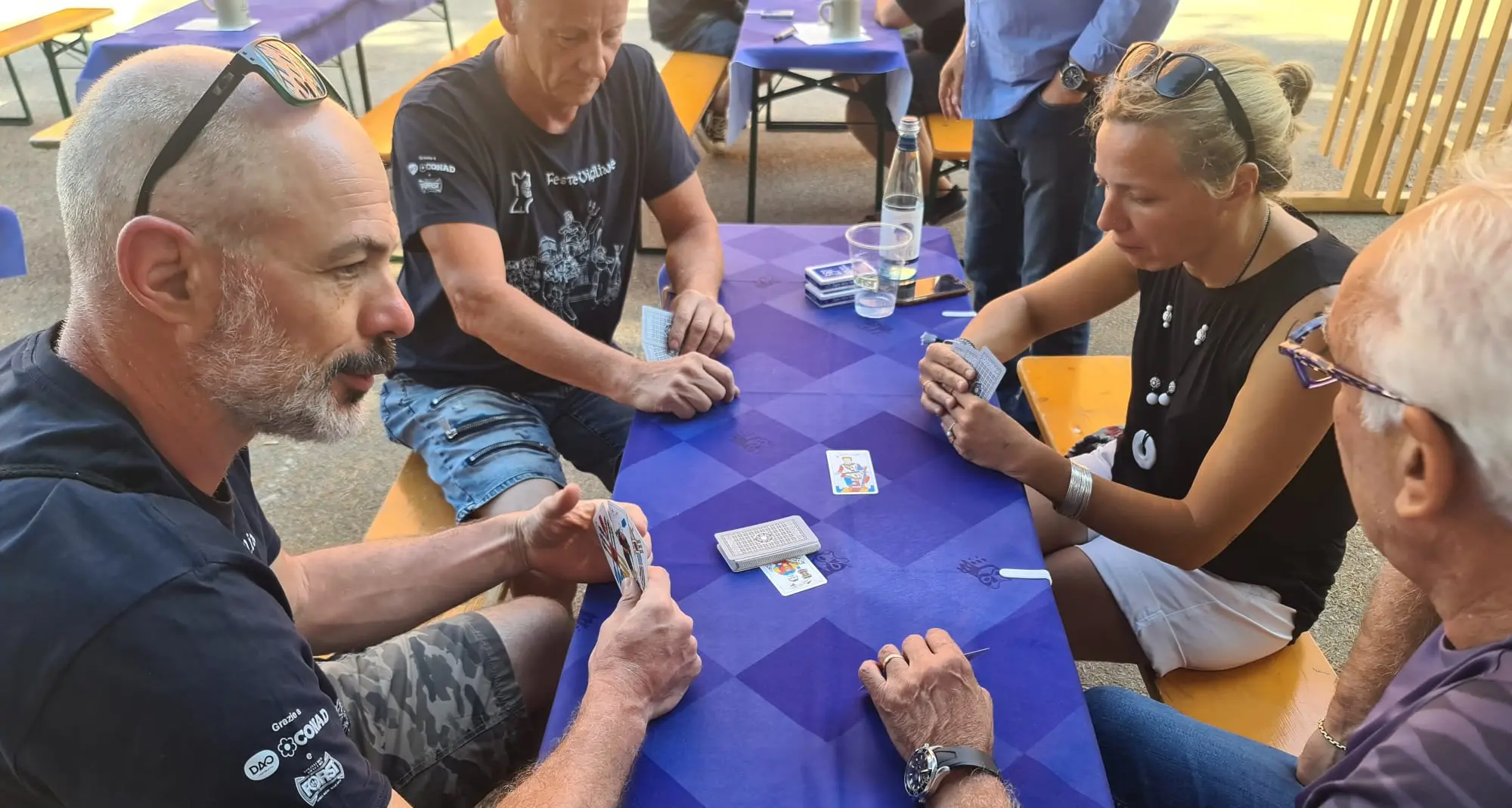 Vigiliane, il Torneo di Briscola e le bande in attesa del gran finale