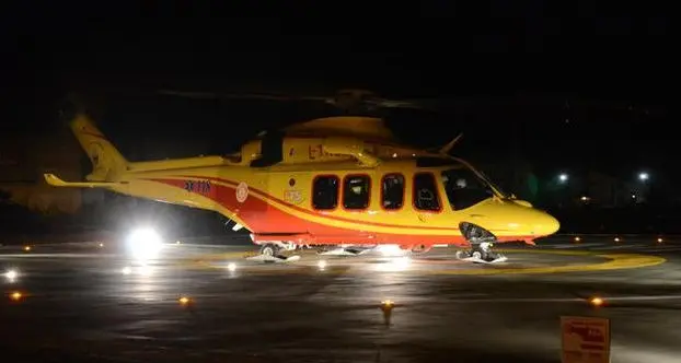 Moena, esce di strada e finisce nel rio San Pellegrino: ferita una 24enne