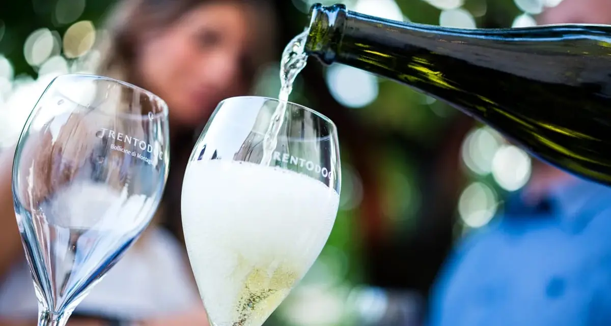 Made in Italy: Coldiretti, nel mondo lo spumante batte lo Champagne 3 a 1