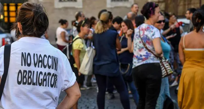 La chat no vax rilancia le proteste del sabato: avanti ad oltranza