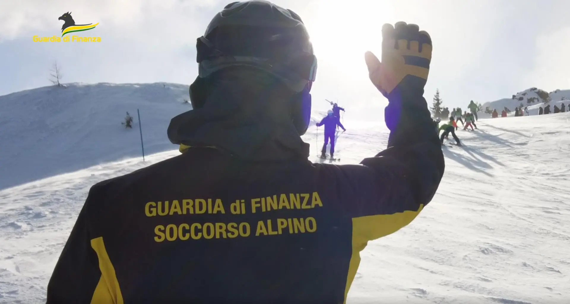 Finanzieri sulle piste da sci trentine: scoperti 13 maestri di sci abusivi e 13 lavoratori in nero