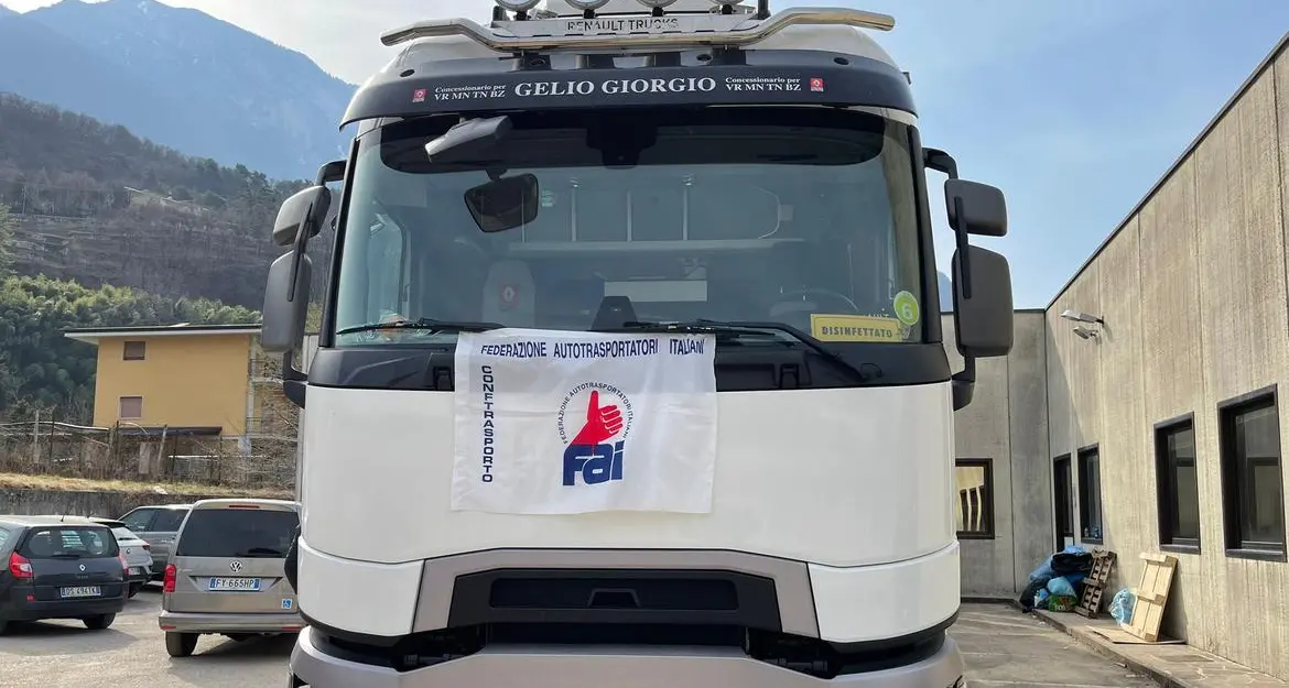 Ucraina, un camion carico di aiuti è partito dal Trentino