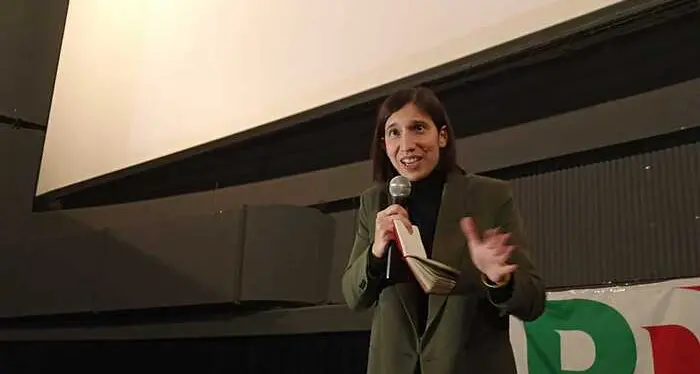 Elly Schlein in testa alle primarie Pd in Trentino: «Mettere fine a dannosa era Fugatti»