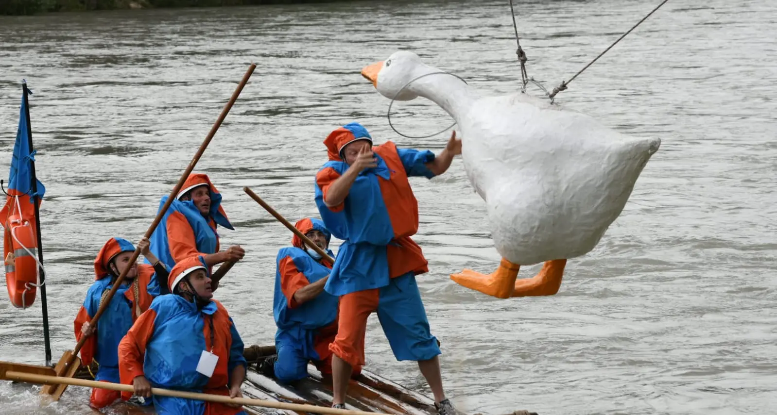 Trento, gli intrepidi alla prova del fiume: un trionfo il “Palio dell’Oca”
