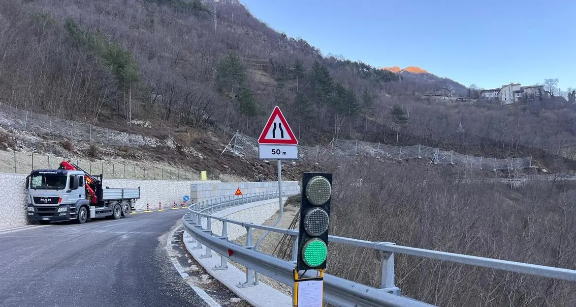 Vallarsa, riaperta la SS46 a Valmorbia con il senso unico alternato