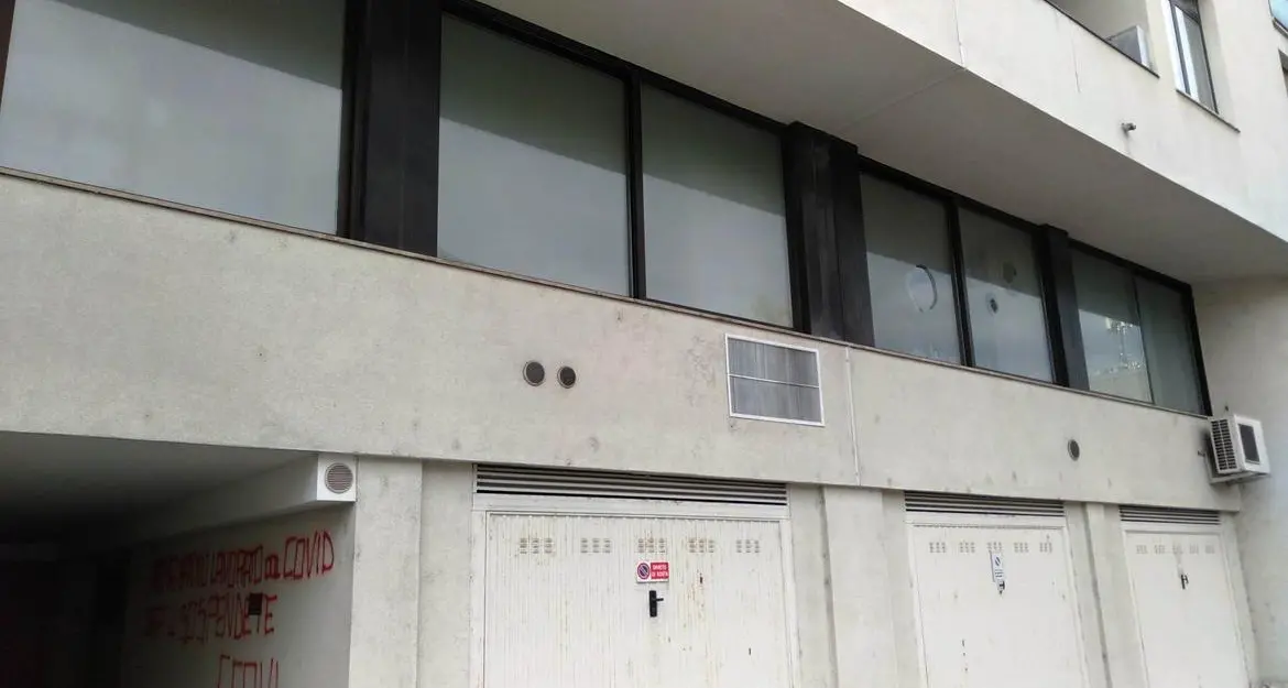 Trento, vandali contro l’ordine dei medici: la dura condanna del sindaco e dell'ordine degli infermieri