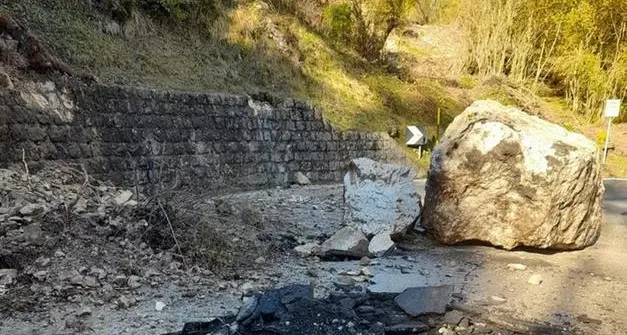 Dopo il maltempo si pensa a sistemare le strade: sotto osservazione la Gardesana orientale e la ss350 Folgaria-Valdastico