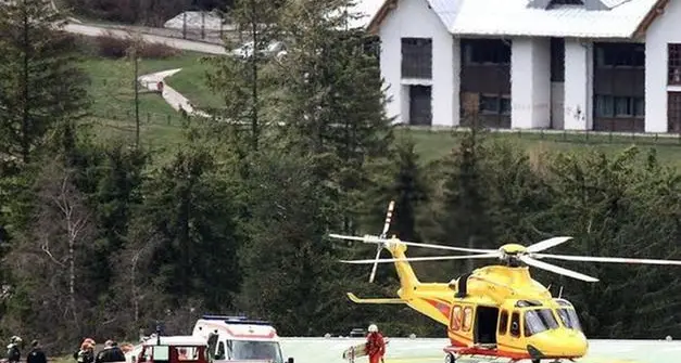 Moena, operaio schiacciato dall’escavatore. Ferite gravissime, è in rianimazione al Santa Chiara