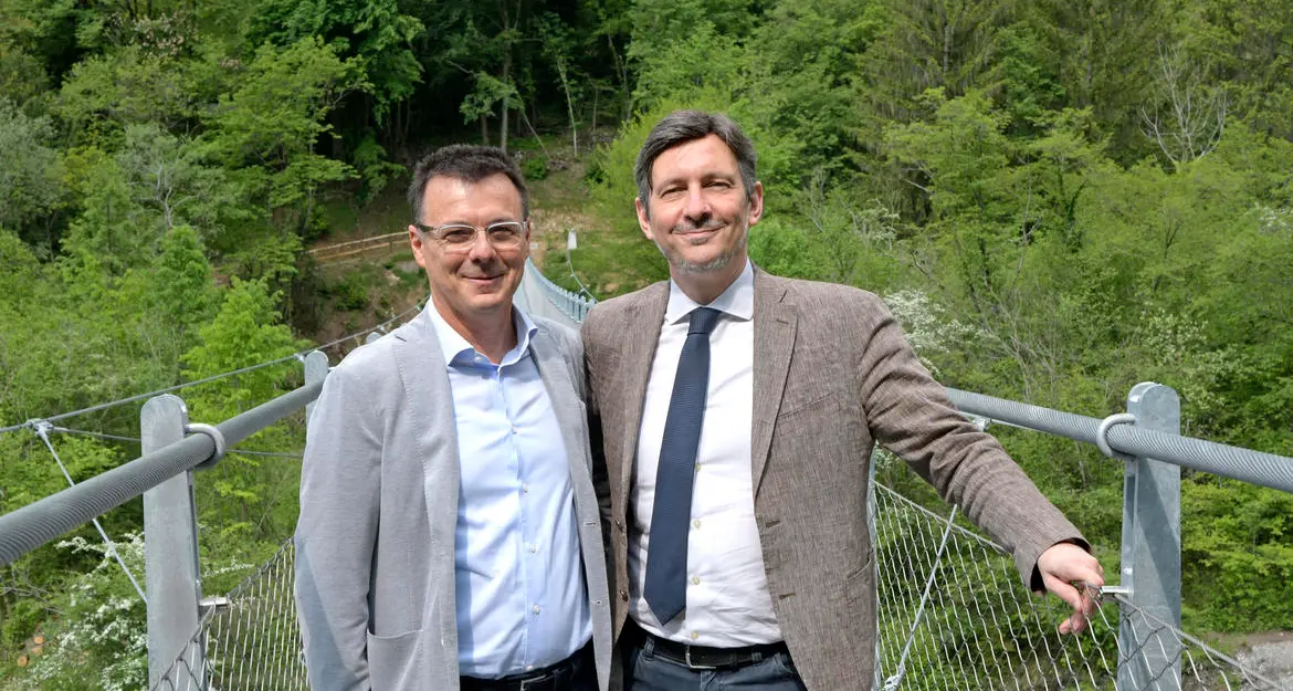 Il nuovo ponte sospeso al lago di Tenno: una passerella spettacolare di 120 metri