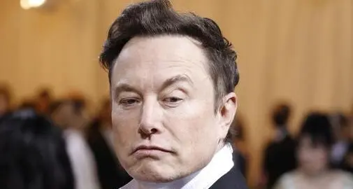 Musk prima persona al mondo a perdere 200 miliardi di dollari, non è più il paperone mondiale