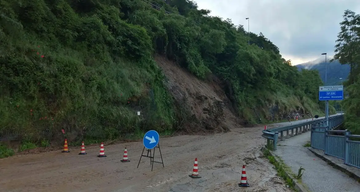Maltempo in Trentino, ancora chiuse tre strade statali e cinque provinciali