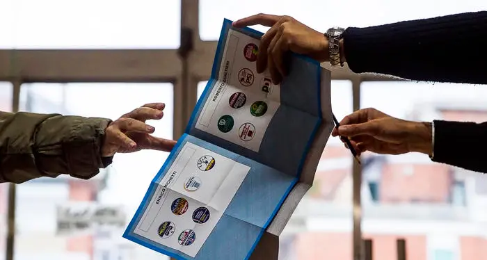 Exit poll ballottaggi: a Roma e Torino avanti il centrosinistra, a Trieste è testa a testa
