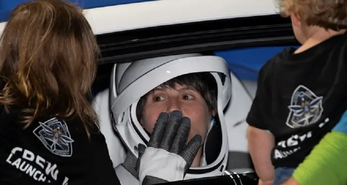AstroSamantha torna a casa, all’1 di notte la partenza della navetta Crew 4: ecco cosa succederà