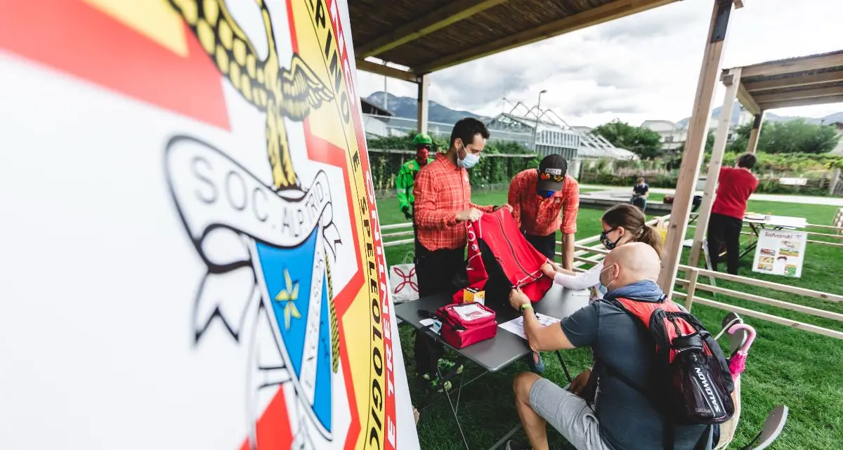 Sicuri in montagna: a lezione sul Bondone con il soccorso alpino