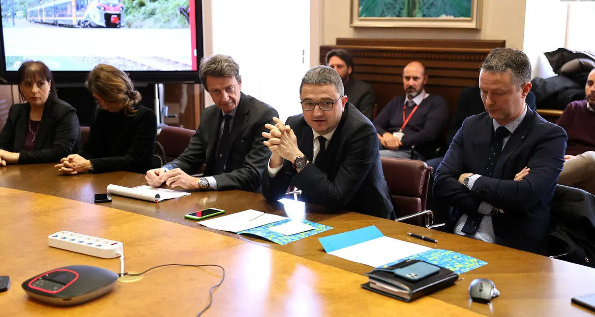 Provincia: Contratto di servizio da 250 milioni per la gestione lungo le linee ferroviarie Verona-Trento e Trento-Bassano