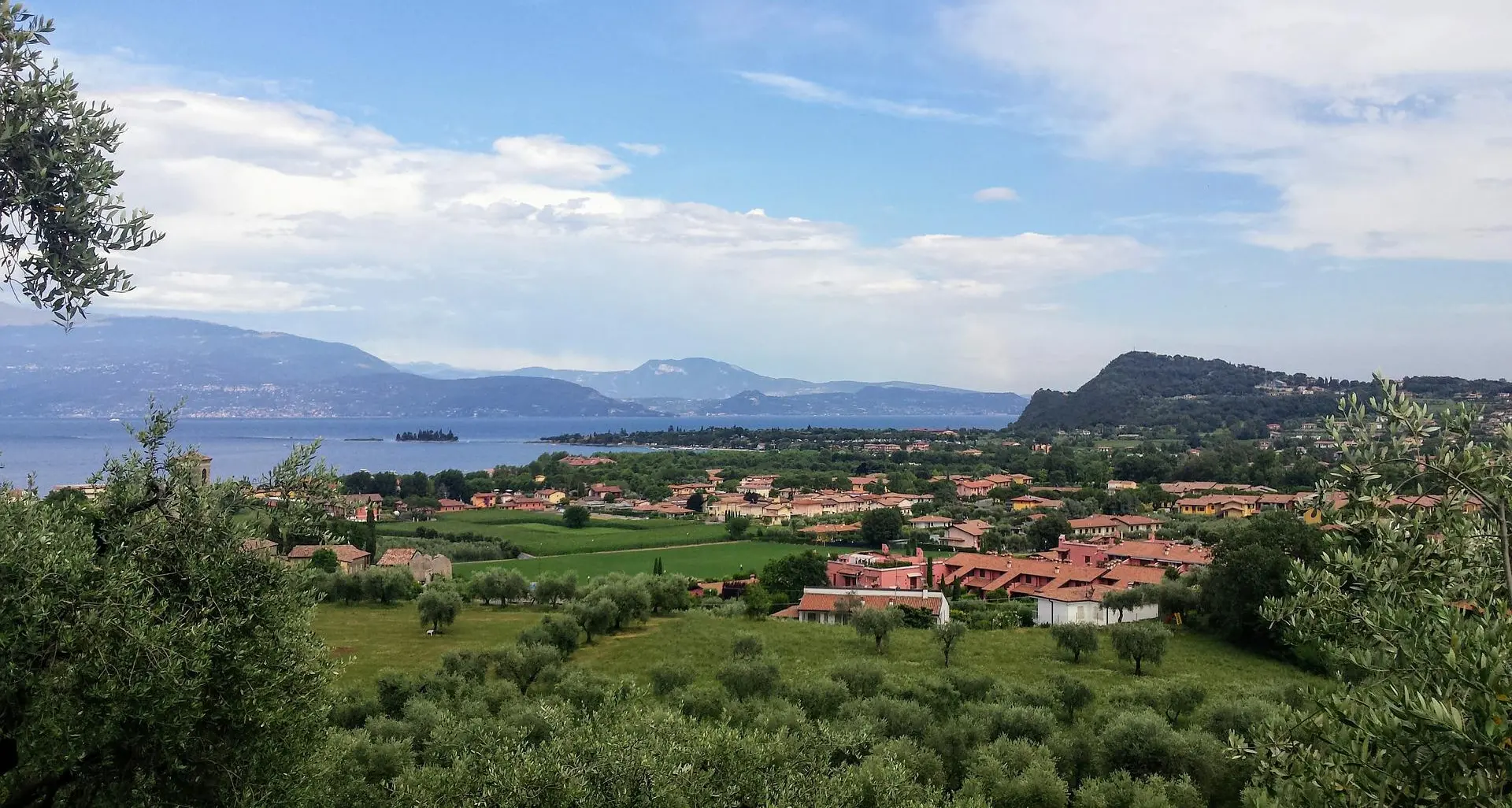 Acqua troppo bassa, sul lago di Garda arriva il divieto notturno di accesso ai pontili