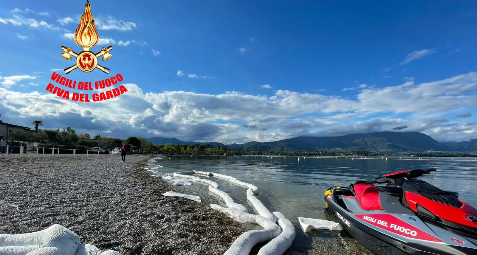 Gasolio nel lago di Garda: arrivano i pompieri