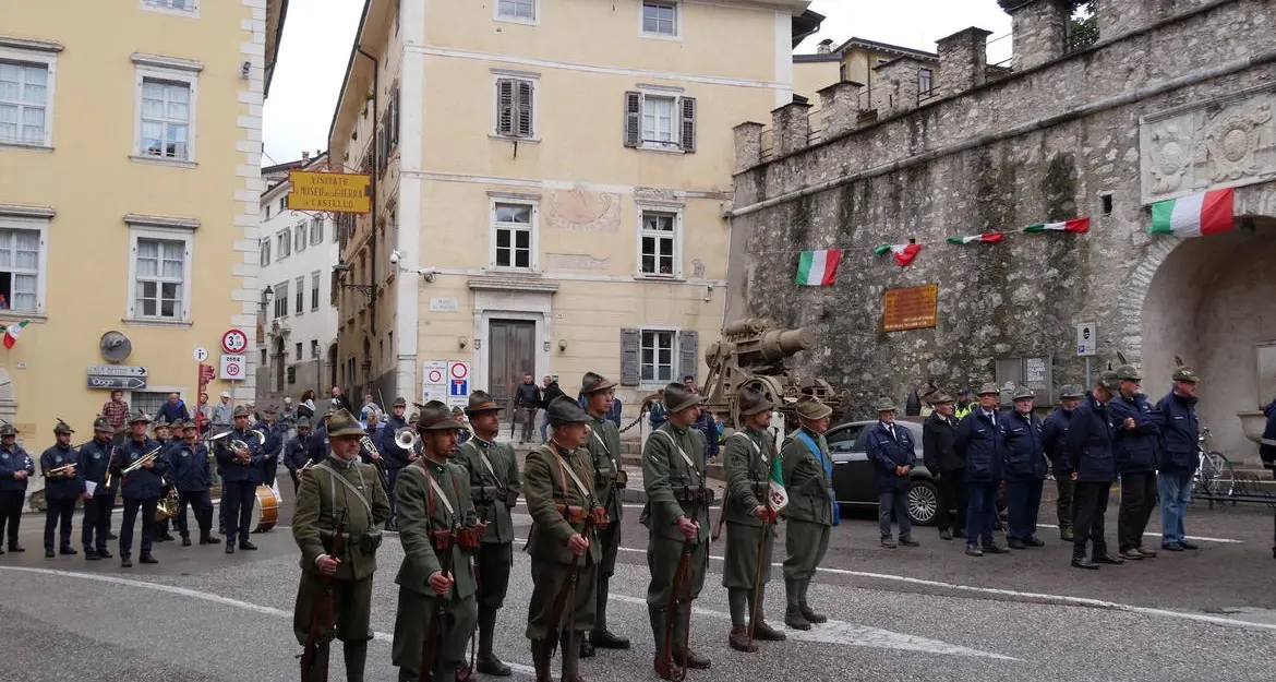 Alpini, a Rovereto festa per il 150.mo anniversario. Appello per la reintroduzione della leva