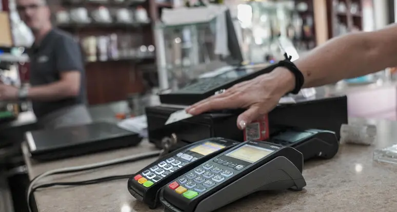 Il venerdì nero di Confesercenti: «Pos rappresenta il futuro ma non è infallibile»