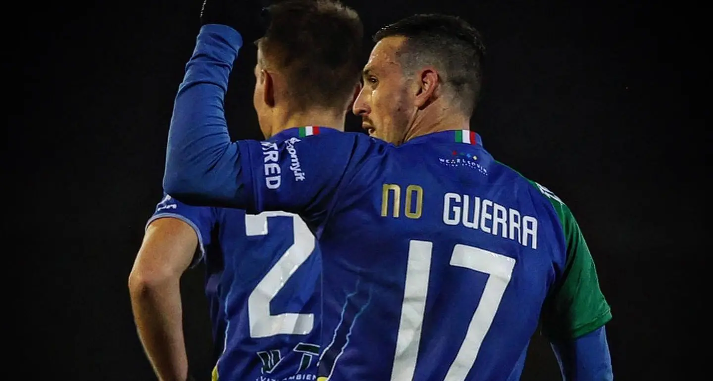 Calcio, all’asta la maglia di Simone “No” Guerra (che è valsa anche un doppietta)