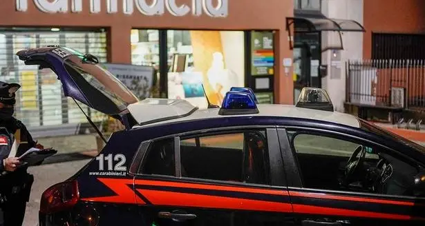 Rapine in farmacia, fermata coppia di conviventi